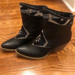 Sbicca western aztec inspired booties 8